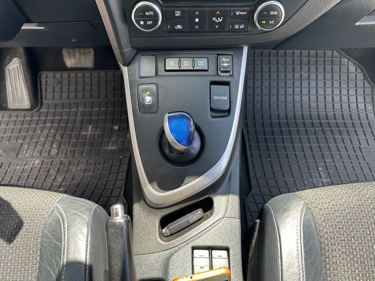 Toyota Auris 2013 — Миниатюра 12