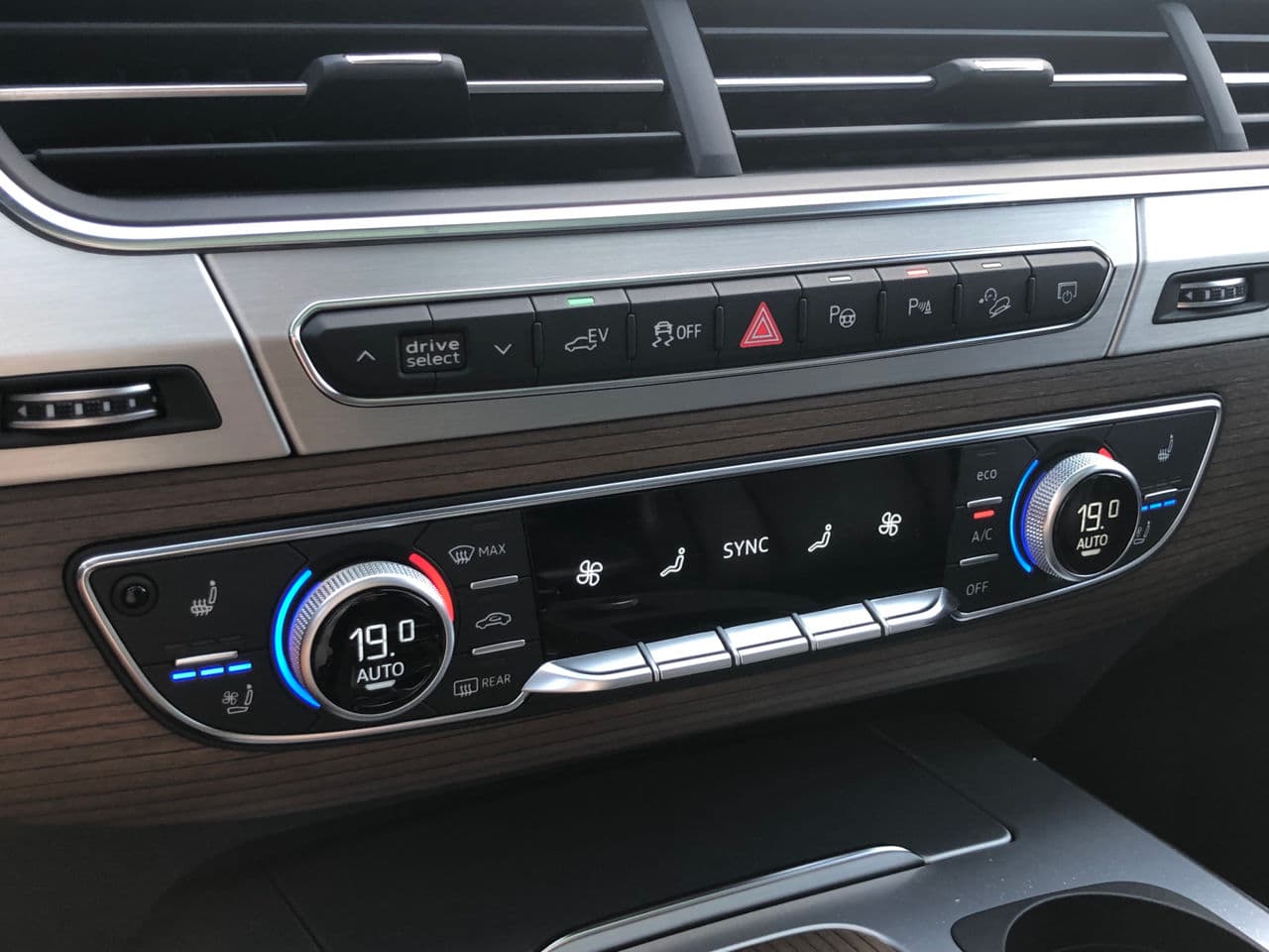Audi Q7 E-Tron 2018 — Миниатюра 13