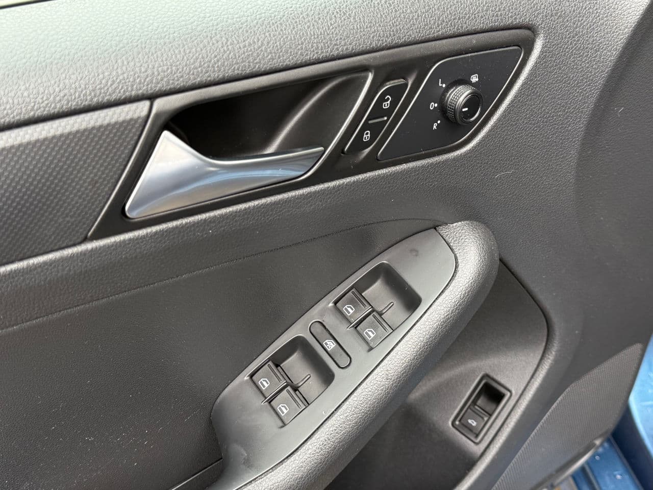 Volkswagen Jetta 2016 — Миниатюра 6