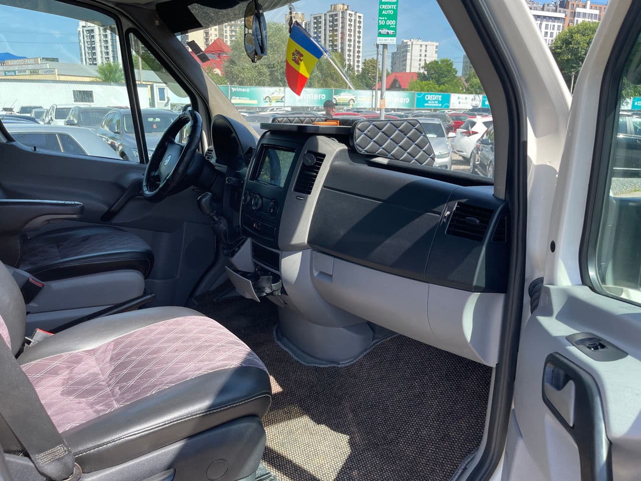 Volkswagen Crafter 2009 — Миниатюра 11