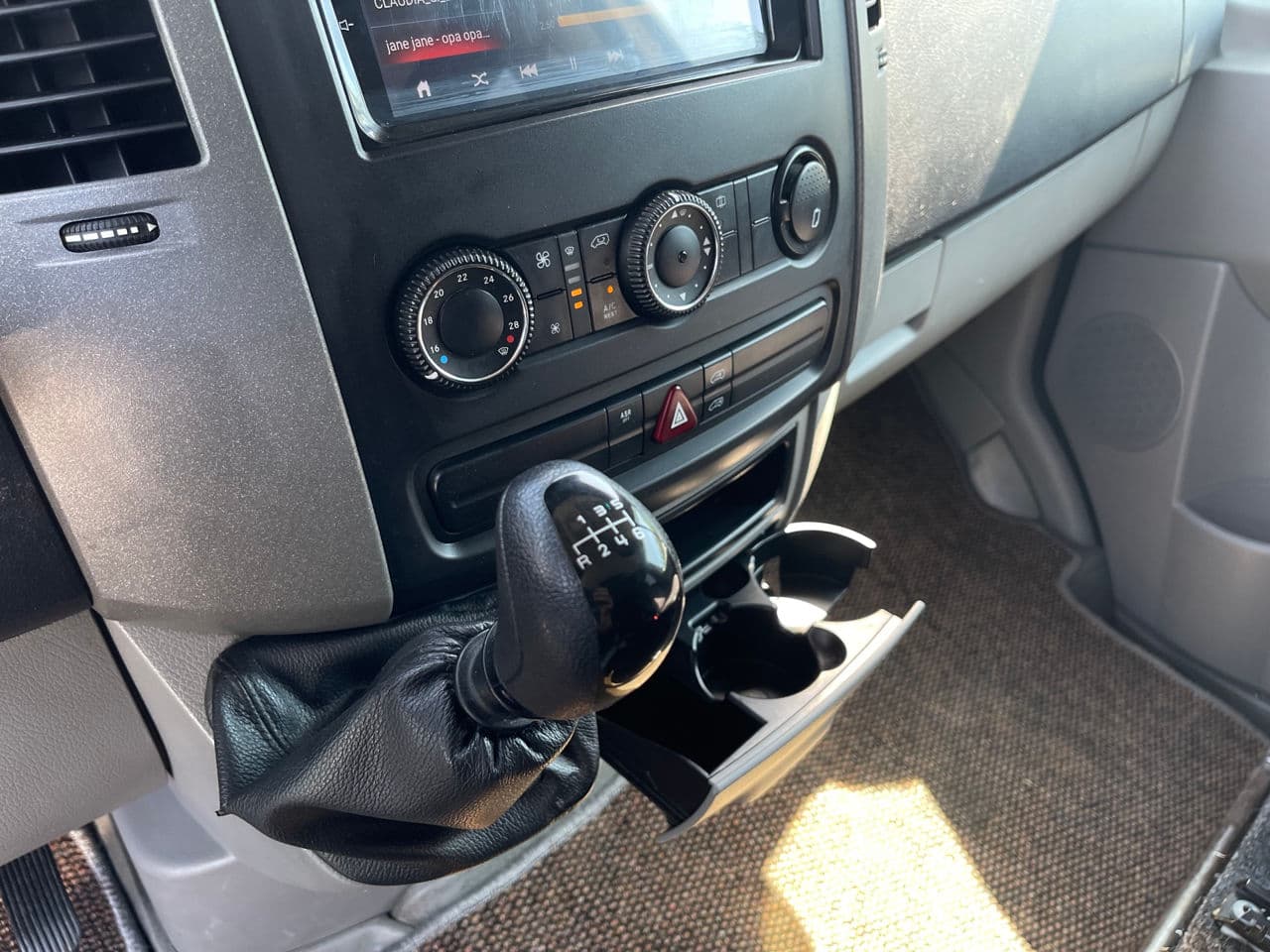 Volkswagen Crafter 2009 — Миниатюра 10