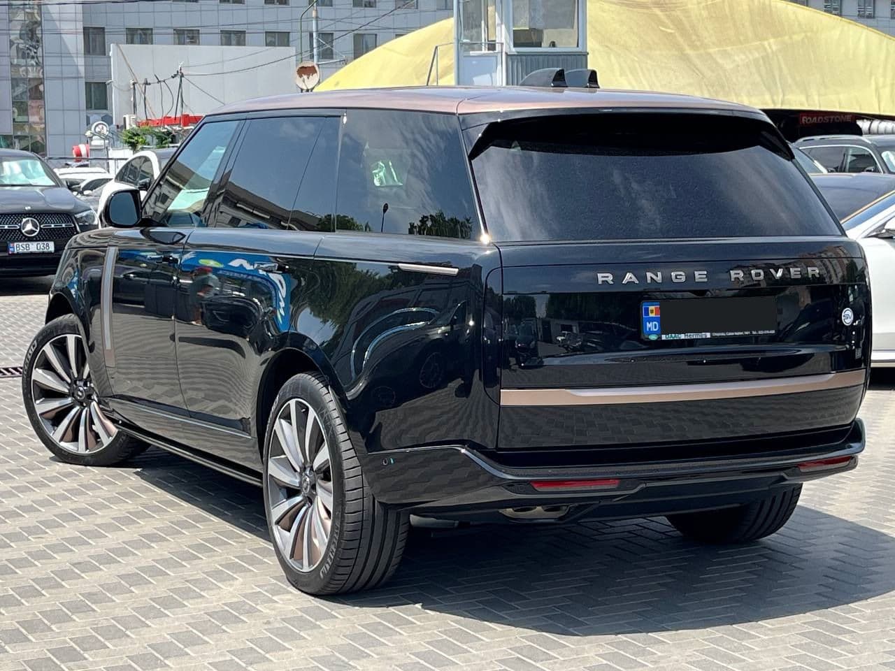 Land Rover Range Rover Vogue 2023 — Миниатюра 4