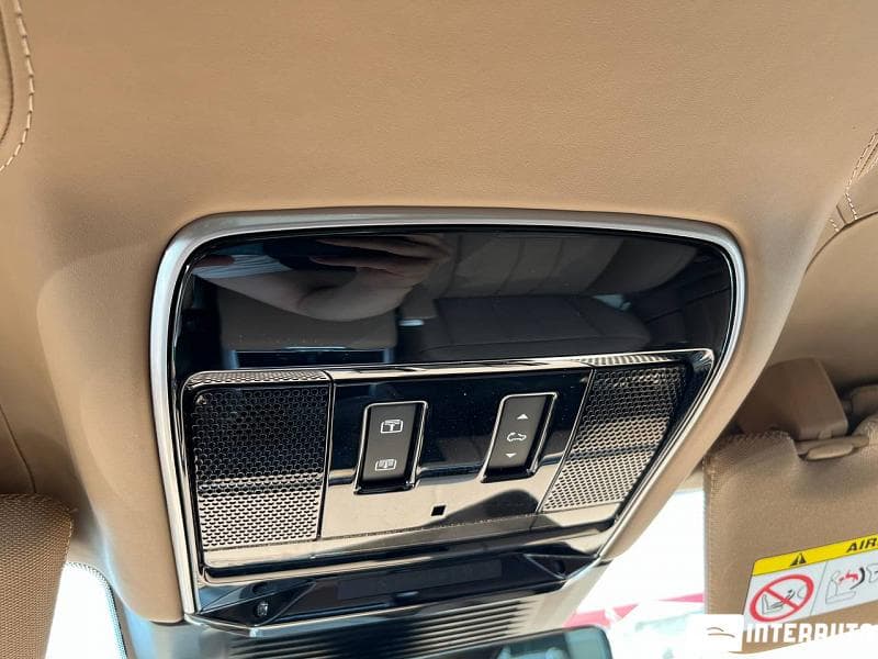 Land Rover Range Rover Vogue 2023 — Миниатюра 18