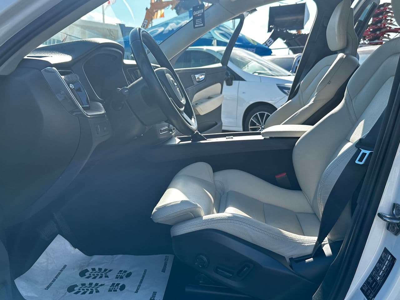 Volvo XC 60 2018 — Миниатюра 5