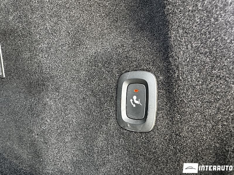 Volvo XC 60 2018 — Миниатюра 19
