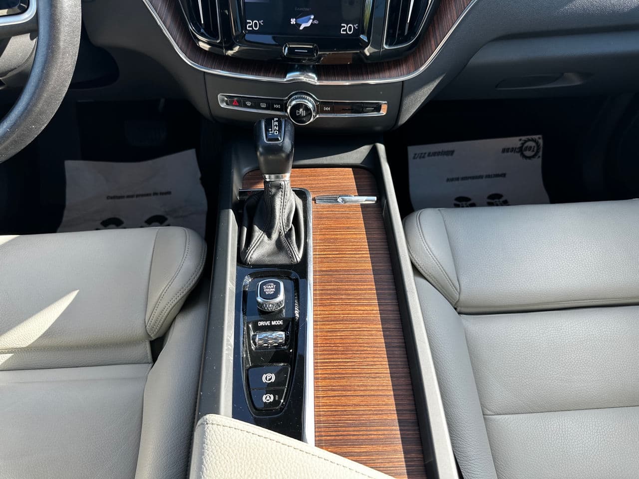 Volvo XC 60 2018 — Миниатюра 11