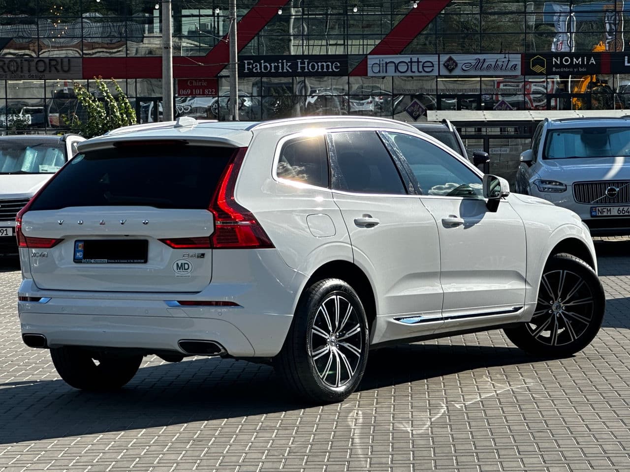 Volvo XC 60 2018 — Миниатюра 3