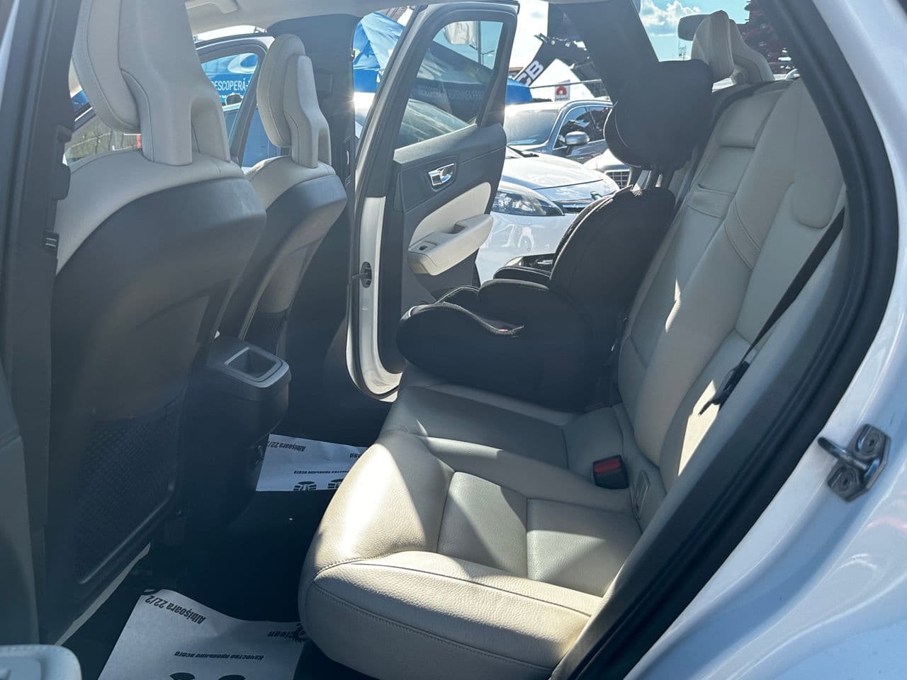 Volvo XC 60 2018 — Миниатюра 12