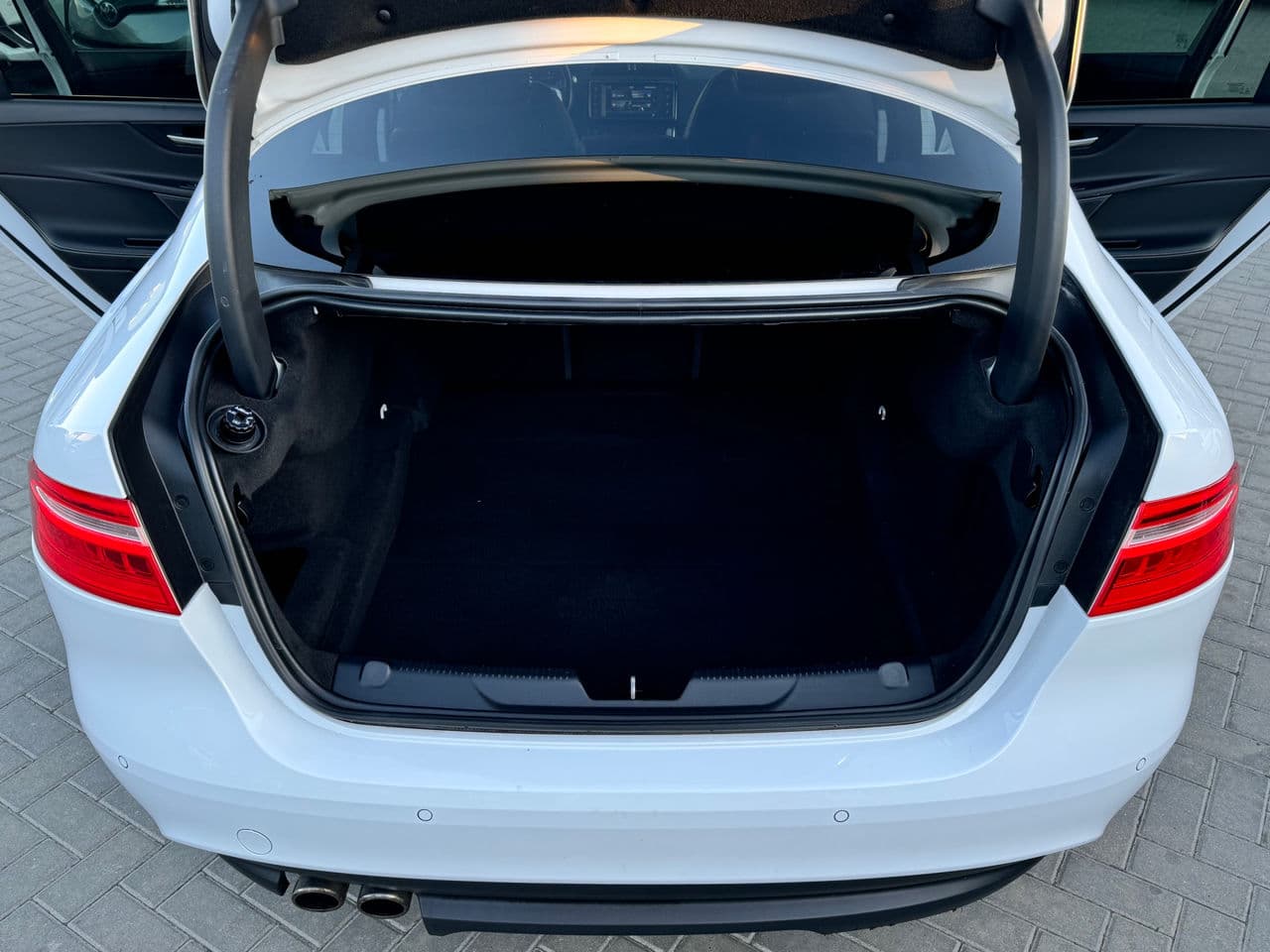 Jaguar XE 2016 — Миниатюра 26