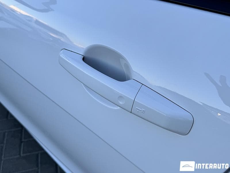 Jaguar XE 2016 — Миниатюра 20