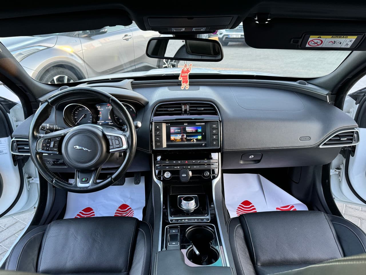 Jaguar XE 2016 — Миниатюра 6
