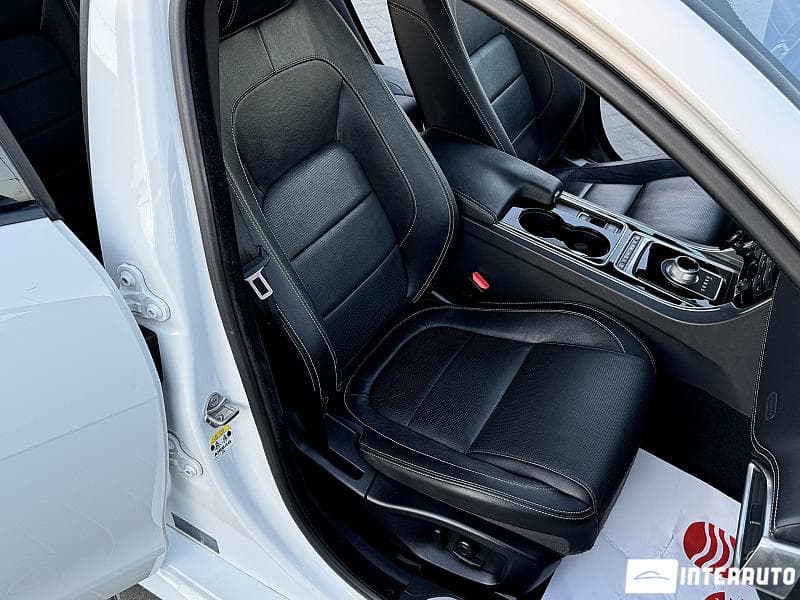 Jaguar XE 2016 — Миниатюра 16