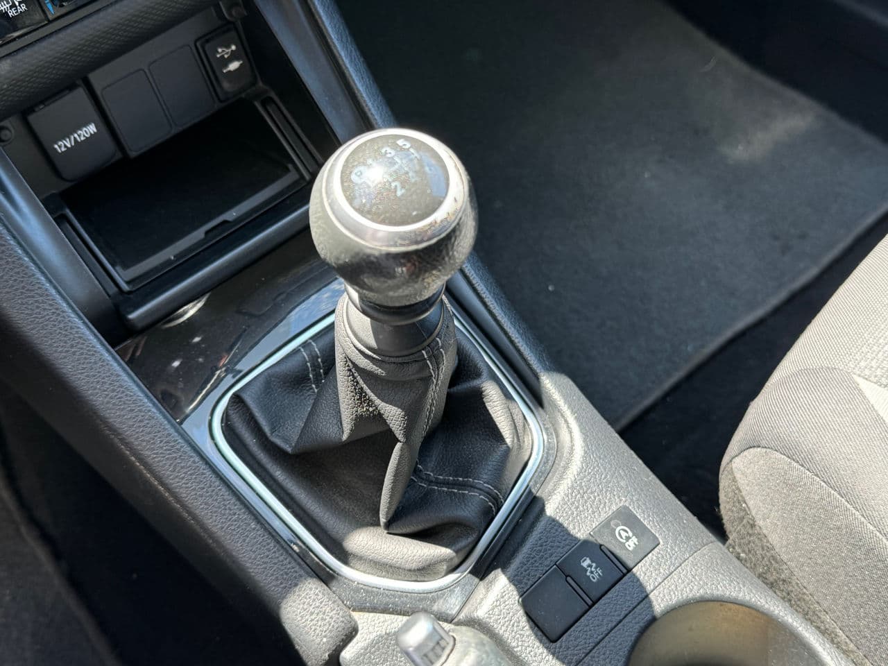 Toyota Auris 2015 — Миниатюра 13