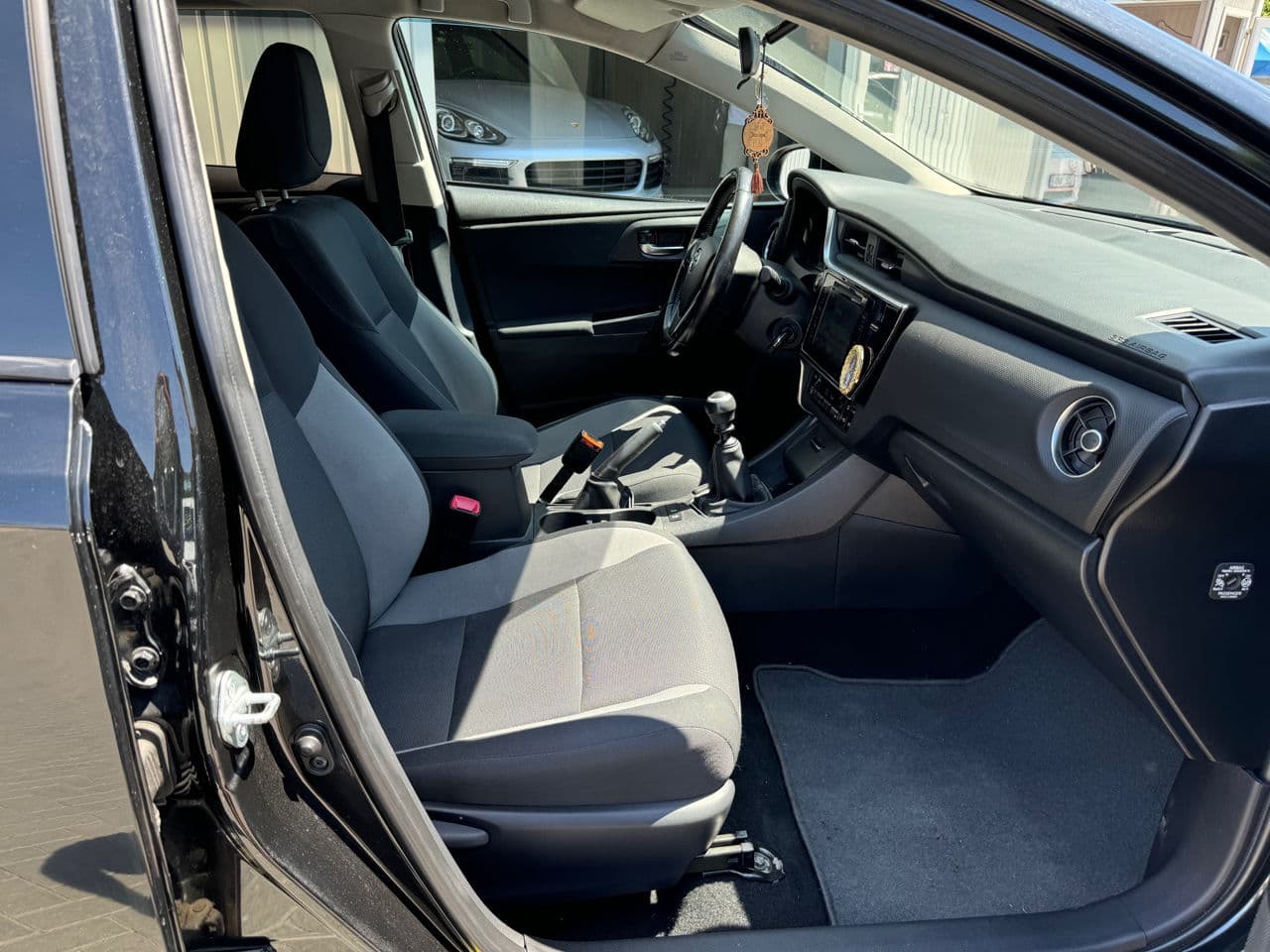 Toyota Auris 2015 — Миниатюра 16