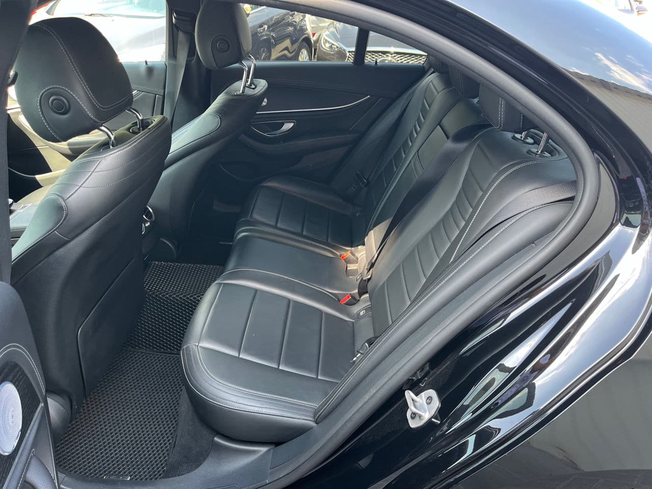 Mercedes E 300e 2019 — Миниатюра 7