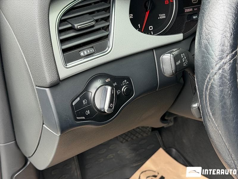 Audi A4 2011 — Миниатюра 8