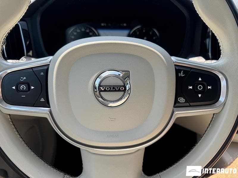 Volvo XC 60 2018 — Миниатюра 15