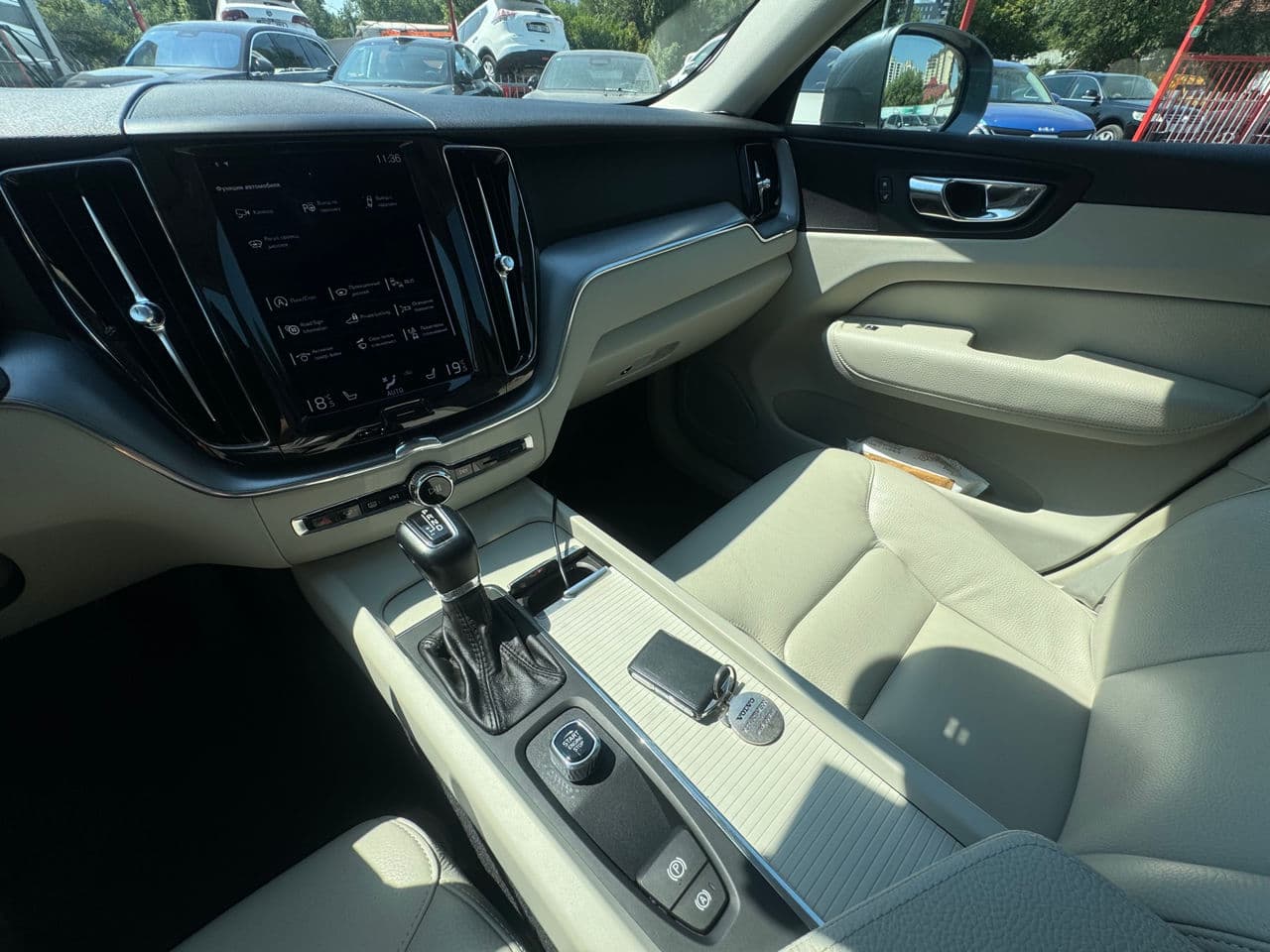 Volvo XC 60 2018 — Миниатюра 20