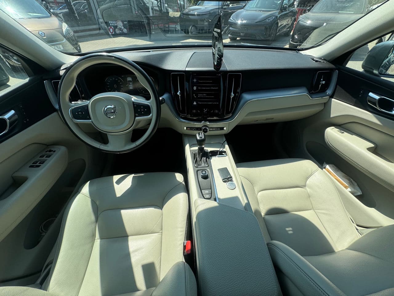 Volvo XC 60 2018 — Миниатюра 13