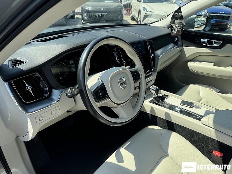 Volvo XC 60 2018 — Миниатюра 11