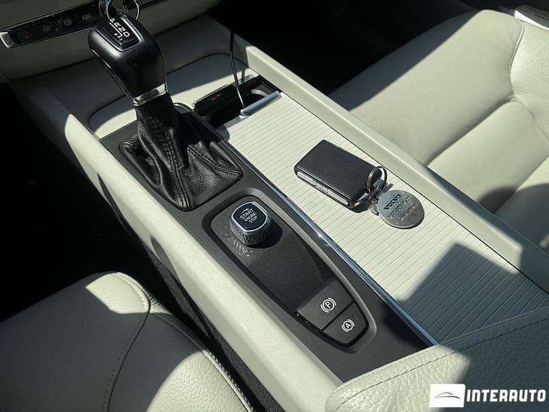 Volvo XC 60 2018 — Миниатюра 19