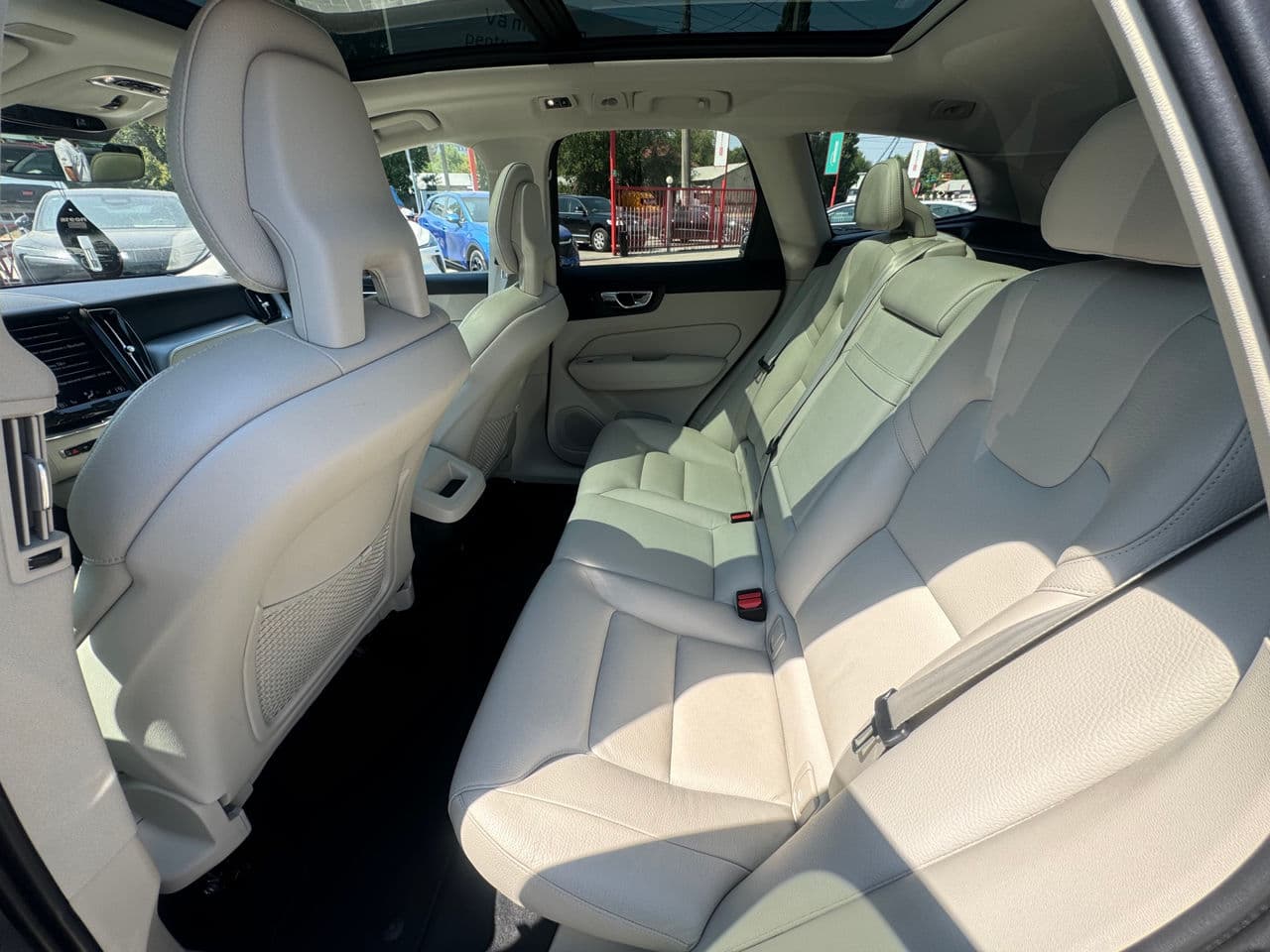 Volvo XC 60 2018 — Миниатюра 25