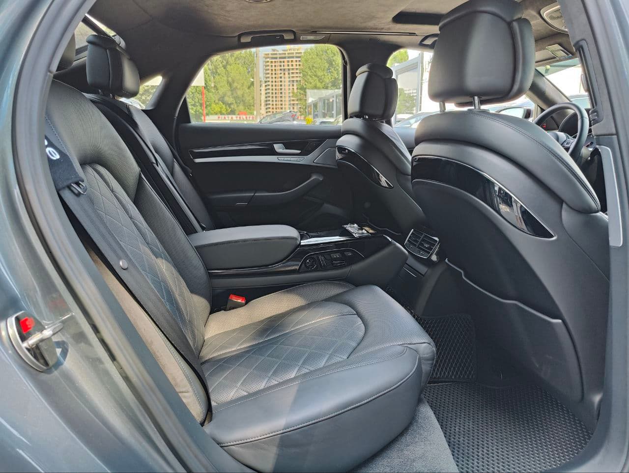 Audi A8 2015 — Миниатюра 10