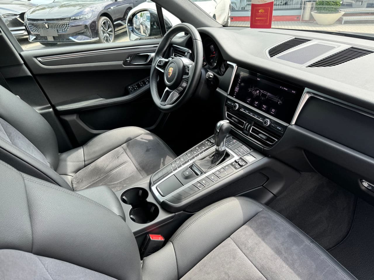Porsche Macan 2019 — Миниатюра 21