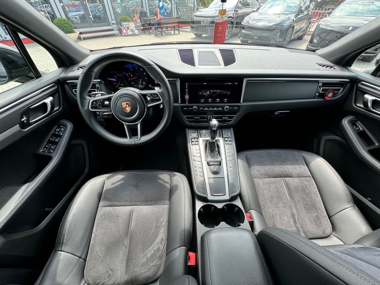 Porsche Macan 2019 — Миниатюра 11