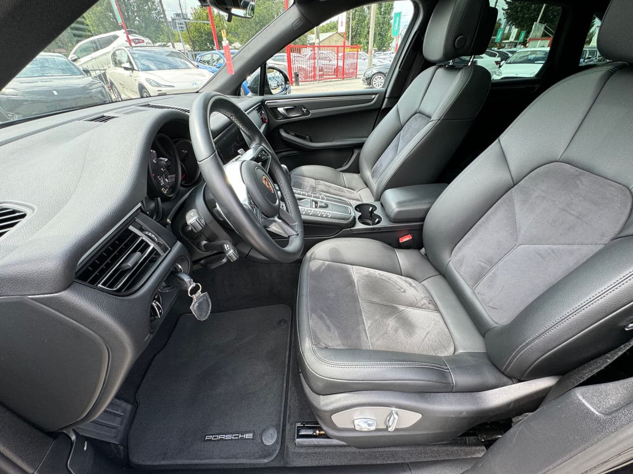 Porsche Macan 2019 — Миниатюра 9