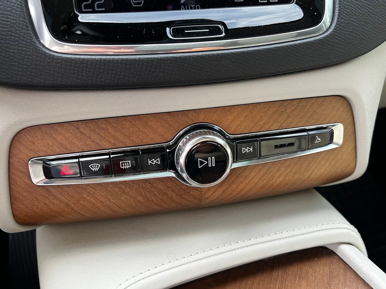 Volvo XC 90 2017 — Миниатюра 13