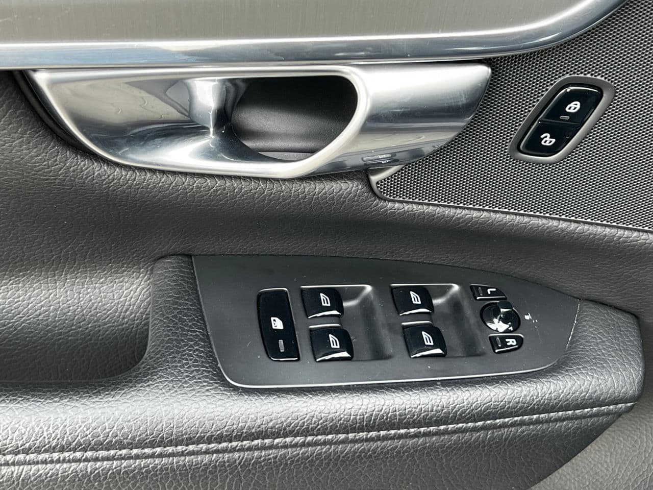 Volvo S 90 2017 — Миниатюра 15