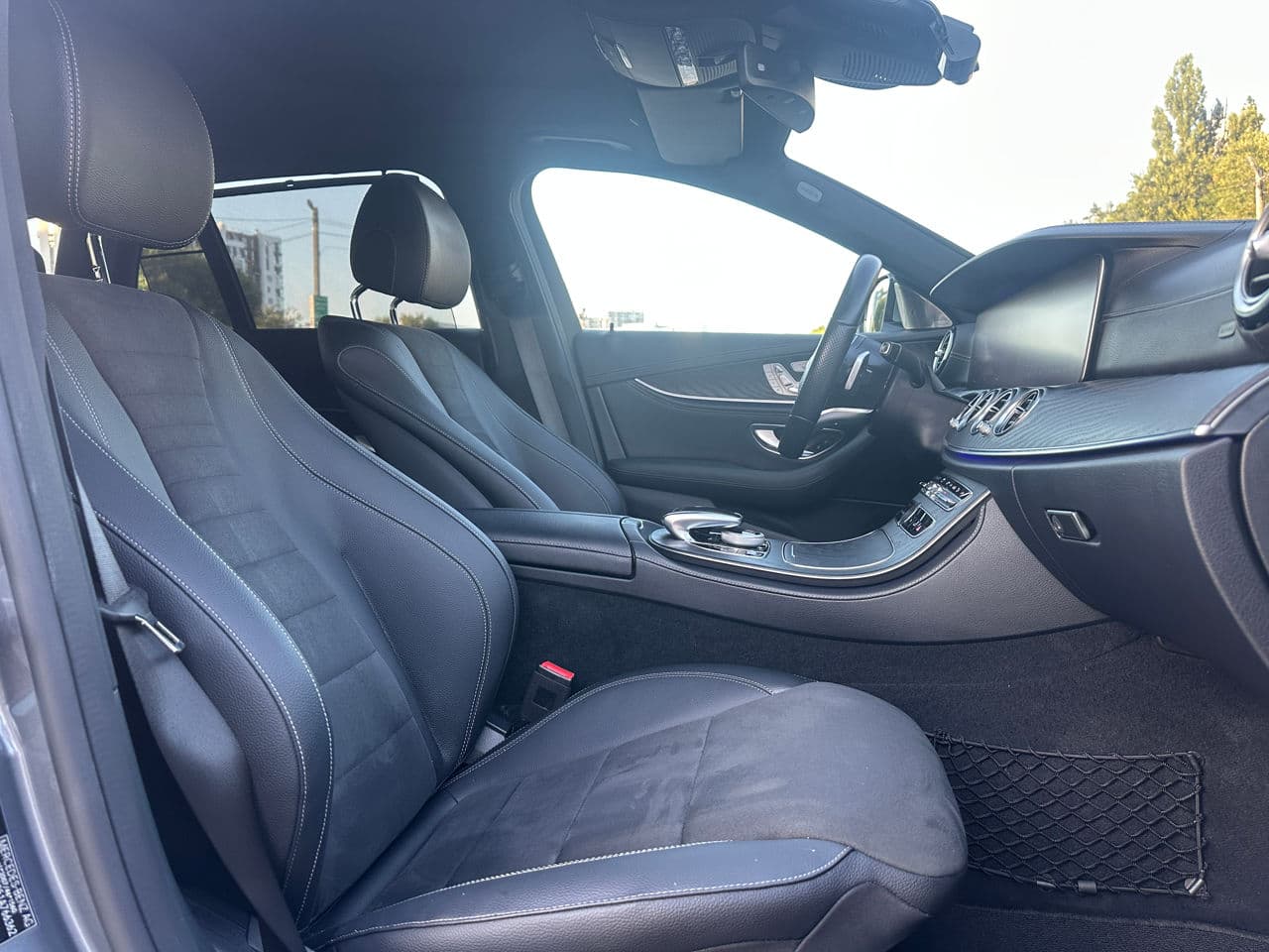 Mercedes E 220 2020 — Миниатюра 16