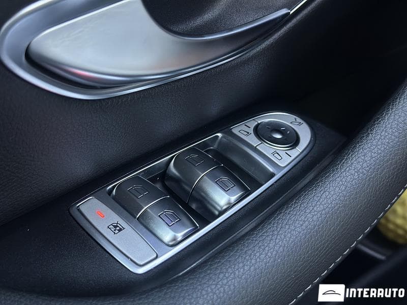 Mercedes E 220 2020 — Миниатюра 6