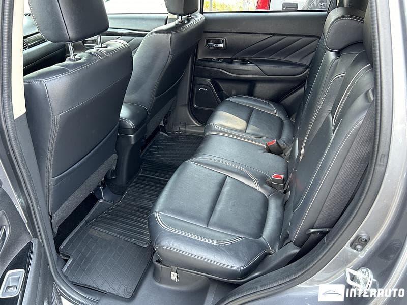 Mitsubishi Outlander 2017 — Миниатюра 17