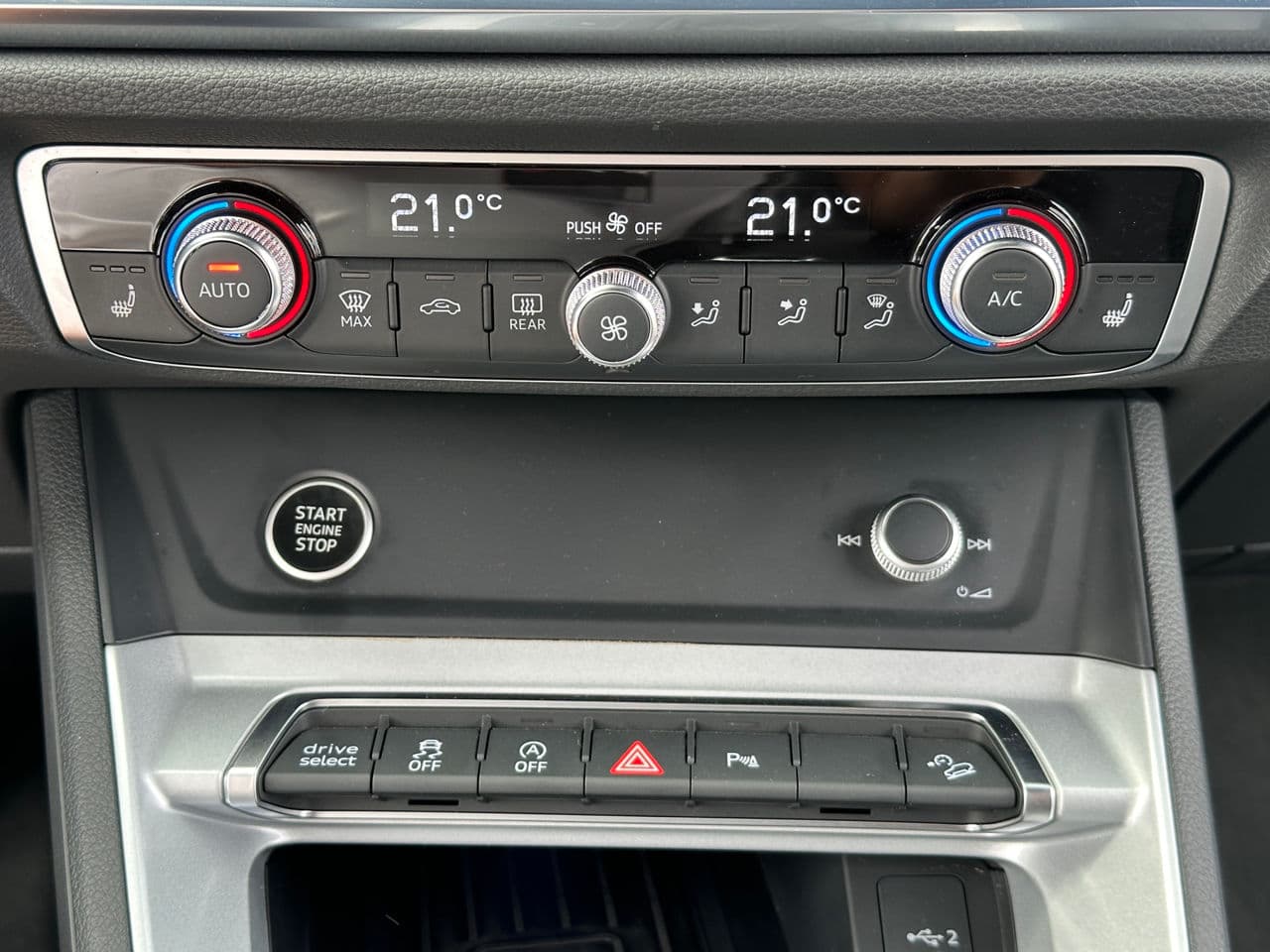 Audi Q3 2020 — Миниатюра 10