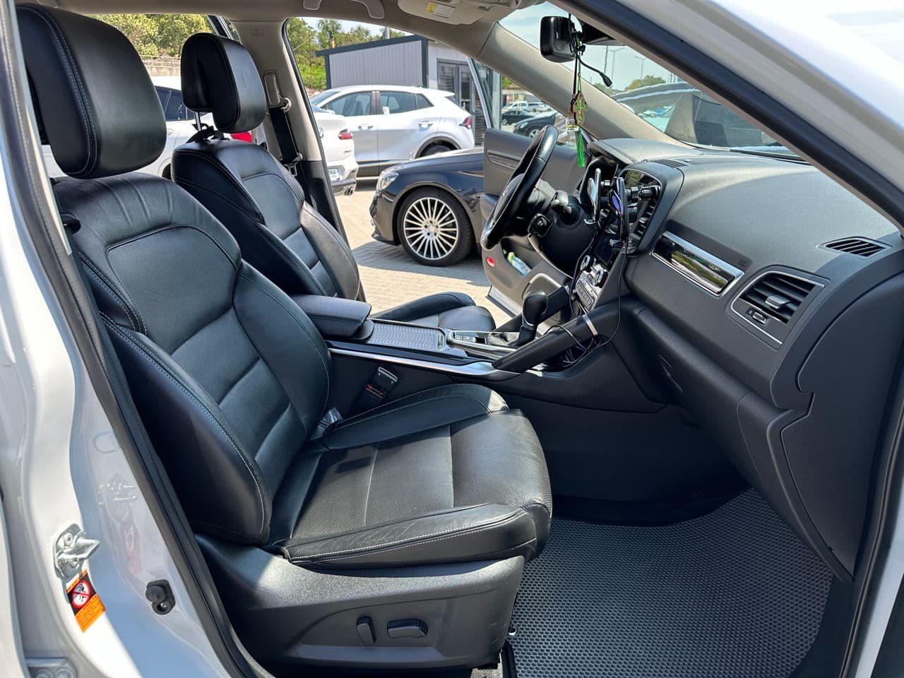 2017 Renault Koleos — Miniatură 16