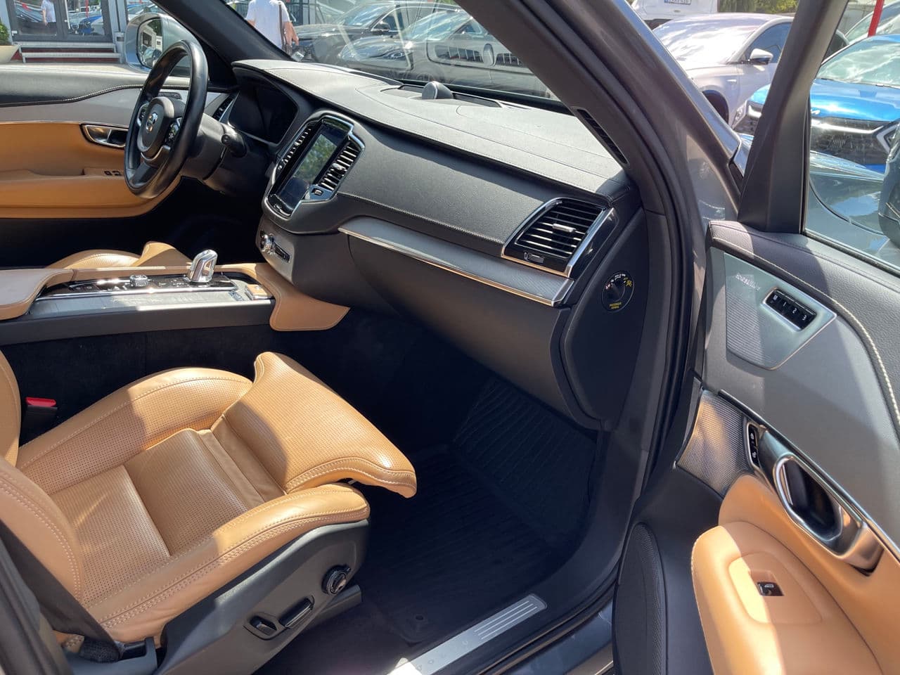 Volvo XC 90 2017 — Миниатюра 17