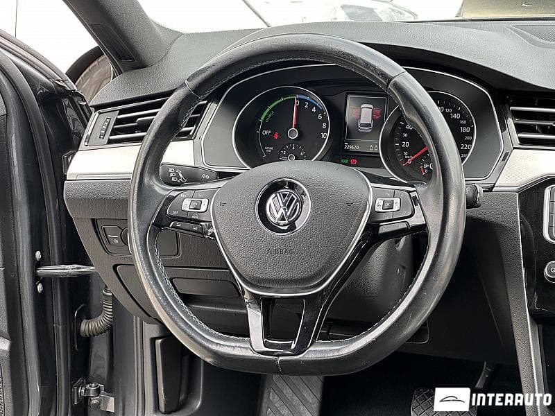 Volkswagen Passat GTE 2016 — Миниатюра 7