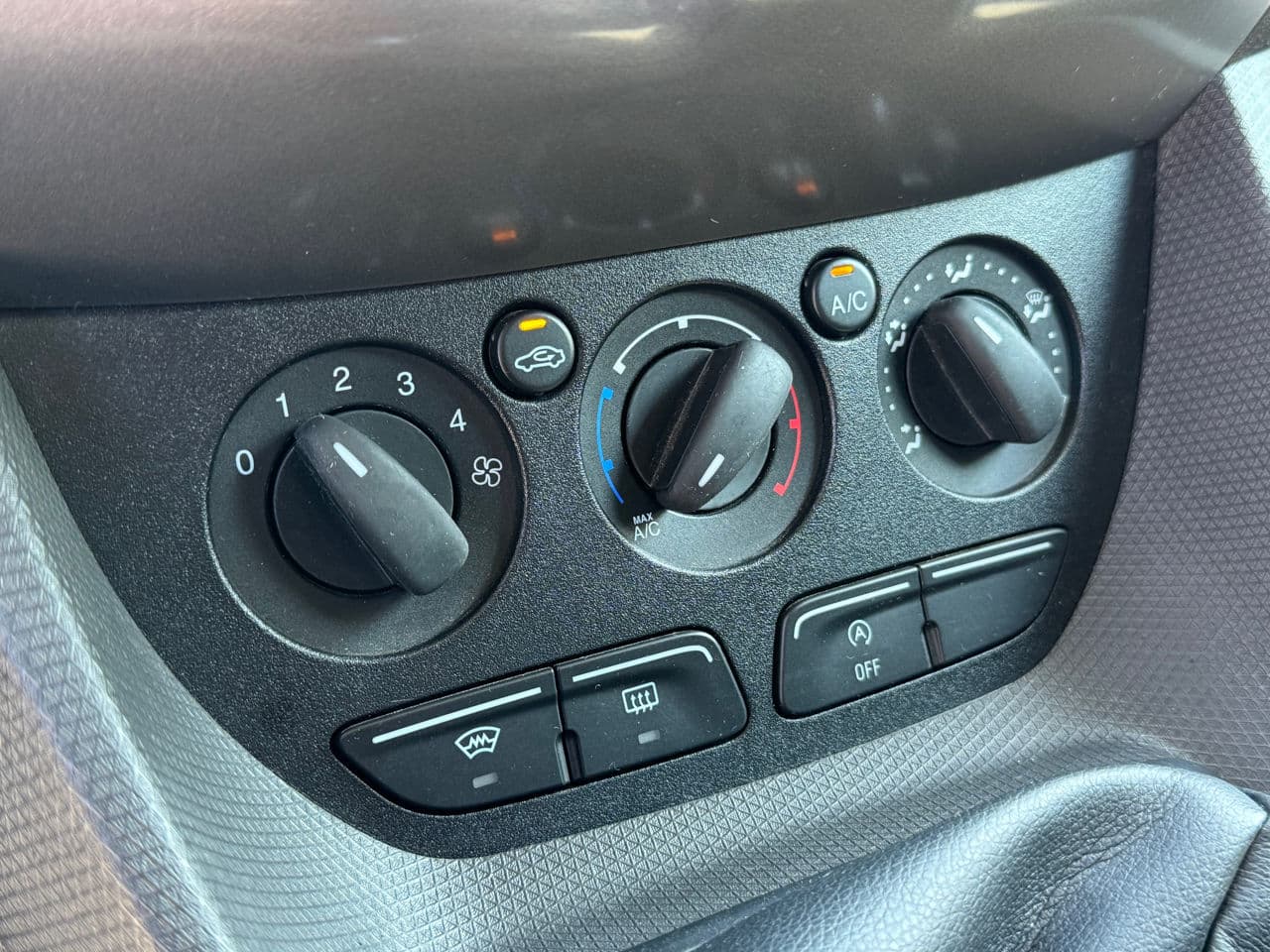 Ford Transit Connect 2015 — Миниатюра 12