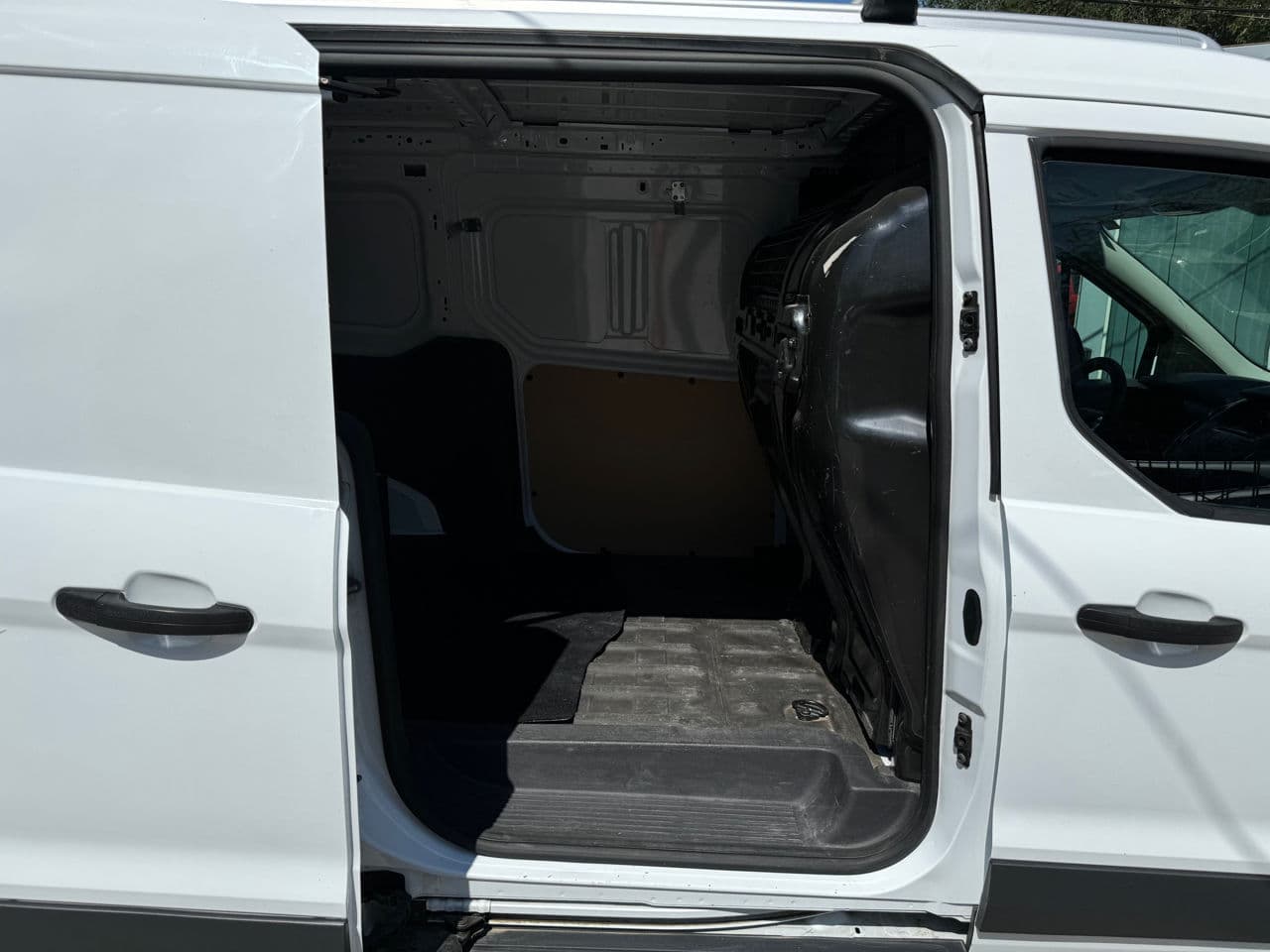 Ford Transit Connect 2015 — Миниатюра 15