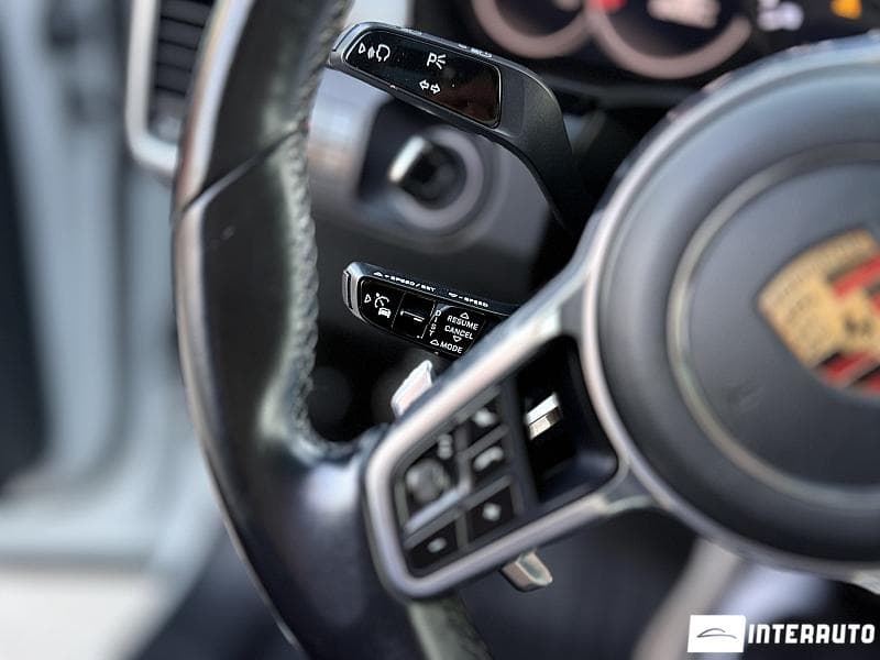 Porsche Cayenne 2018 — Миниатюра 12