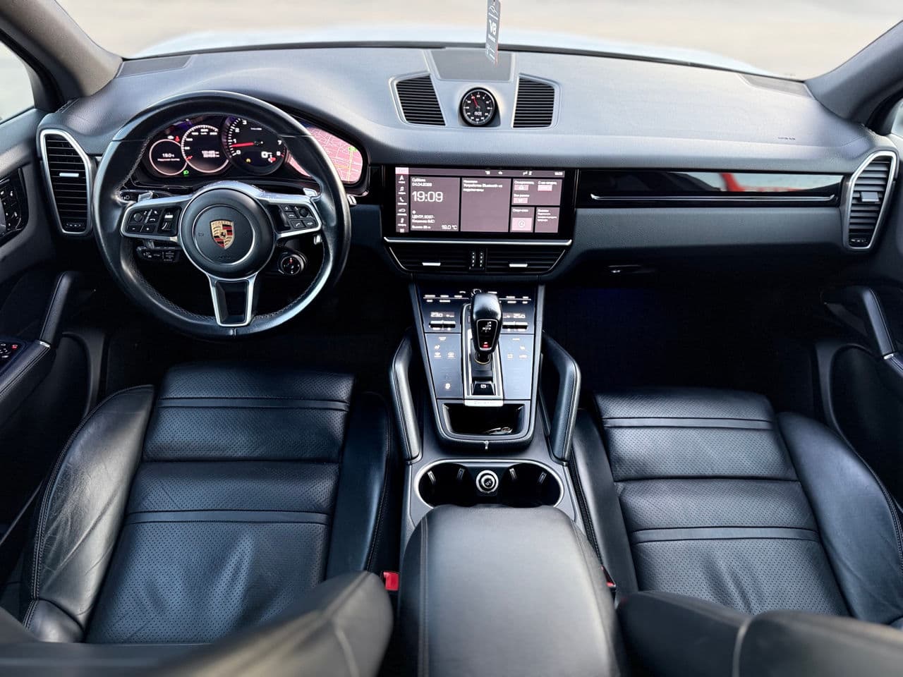 Porsche Cayenne 2018 — Миниатюра 10