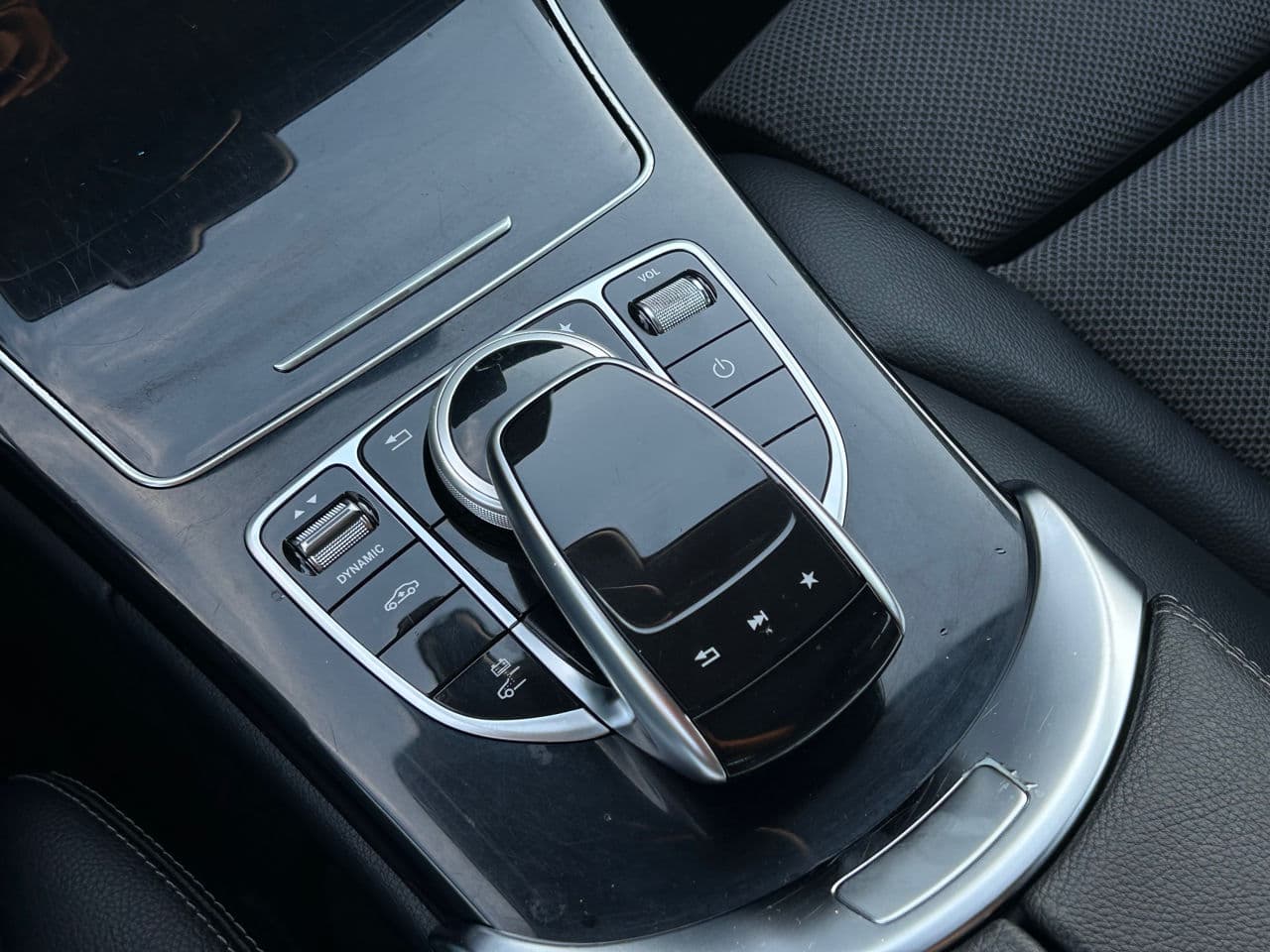 Mercedes C 350e 2018 — Миниатюра 14