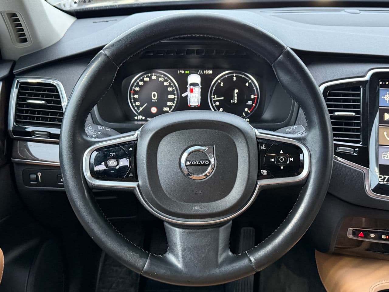Volvo XC 90 2016 — Миниатюра 11