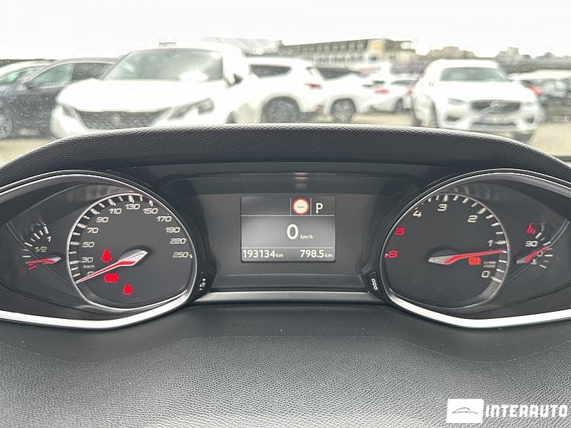 Peugeot 308 2019 — Миниатюра 8