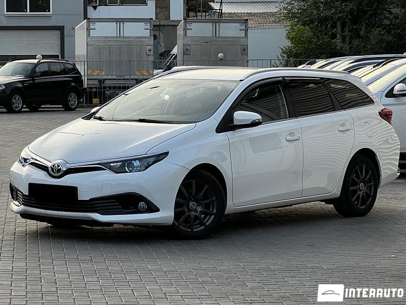 2016 Toyota Auris — Miniatură 3