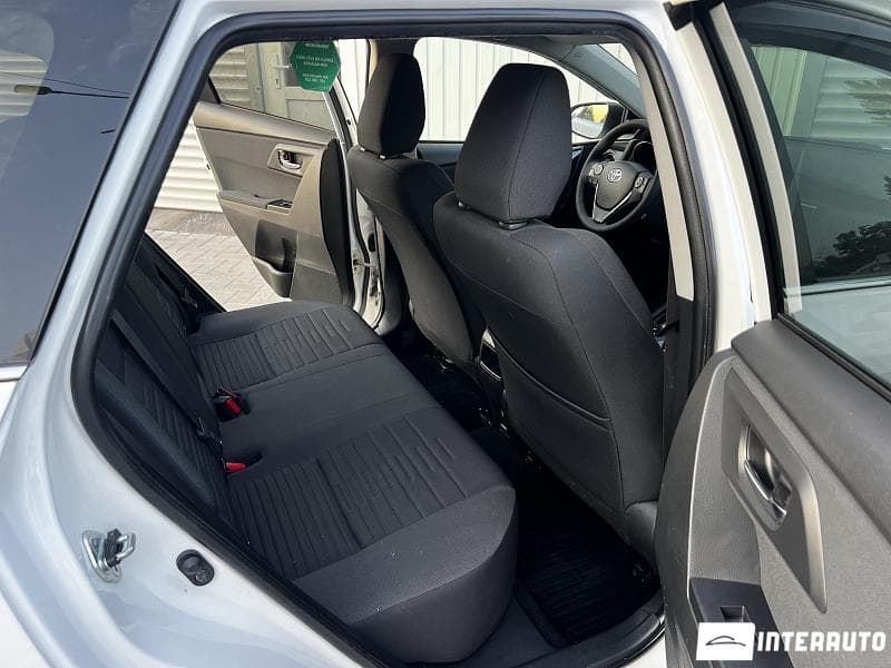 2016 Toyota Auris — Miniatură 9