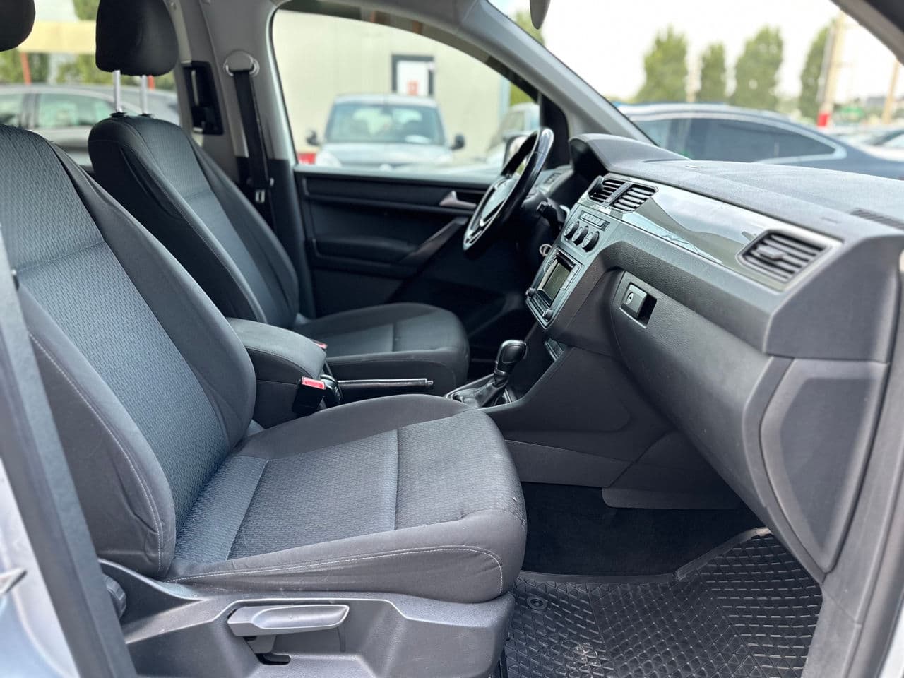 Volkswagen Caddy Maxi 2015 — Миниатюра 15