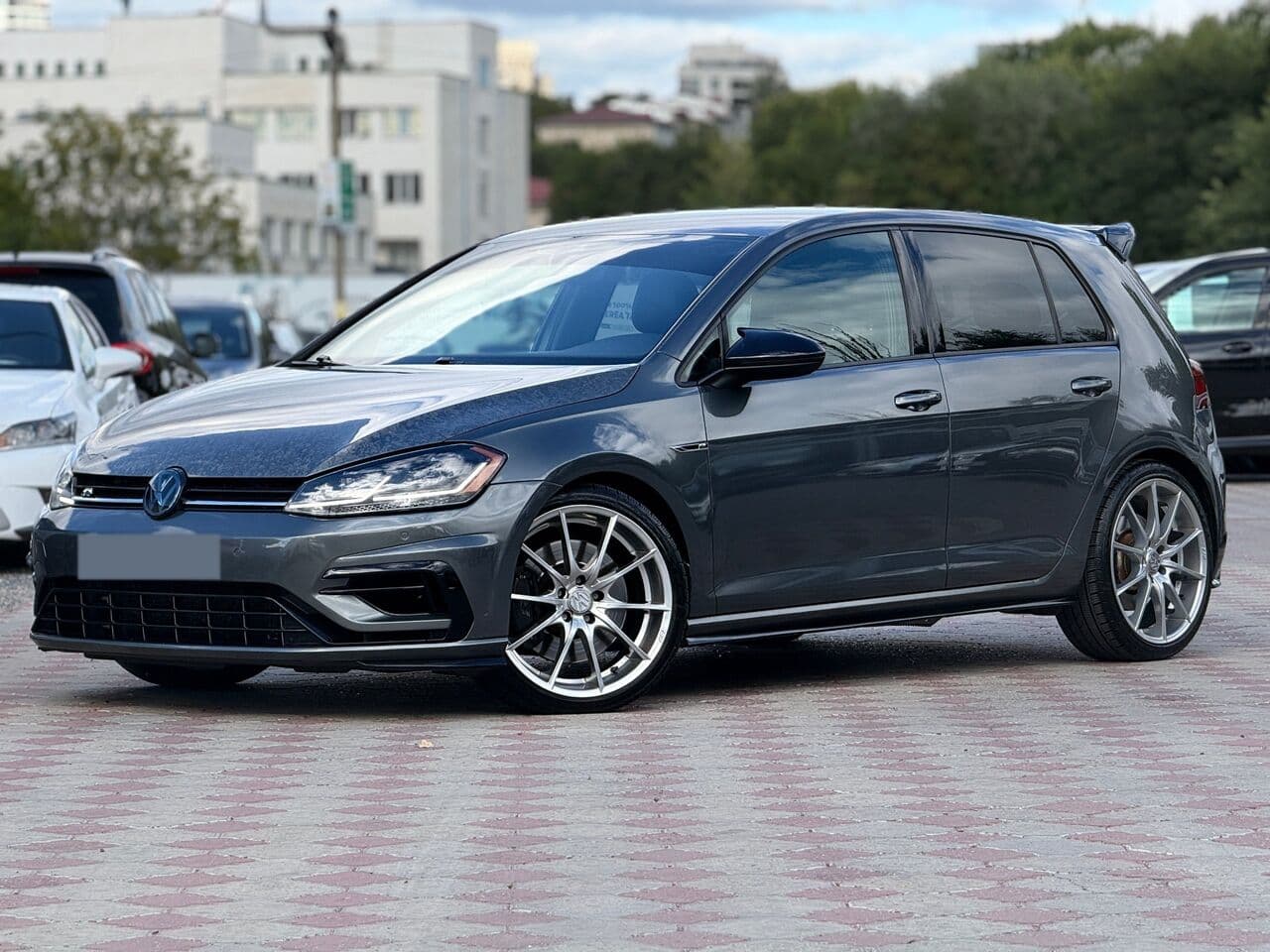 2018 Volkswagen Golf R — Foto 1